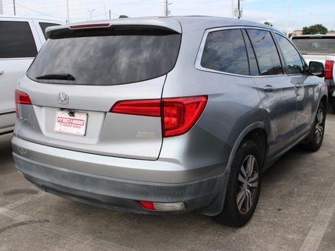 Used 2018 Honda Pilot EX-L image 11