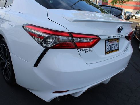 Used 2018 Toyota Camry SE w/ Audio Package FWD image 16