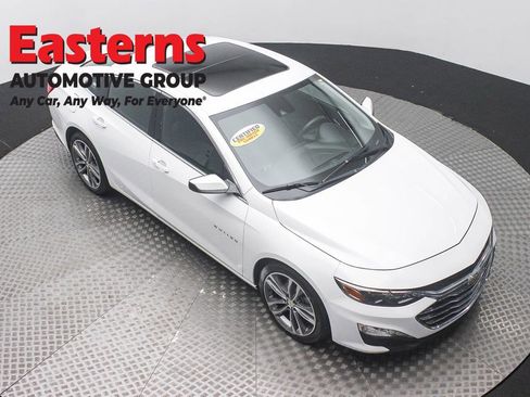 Used 2023 Chevrolet Malibu LT FWD image 3