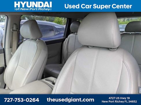 Used 2016 Kia Sedona LX w/ LX Convenience Package FWD image 3
