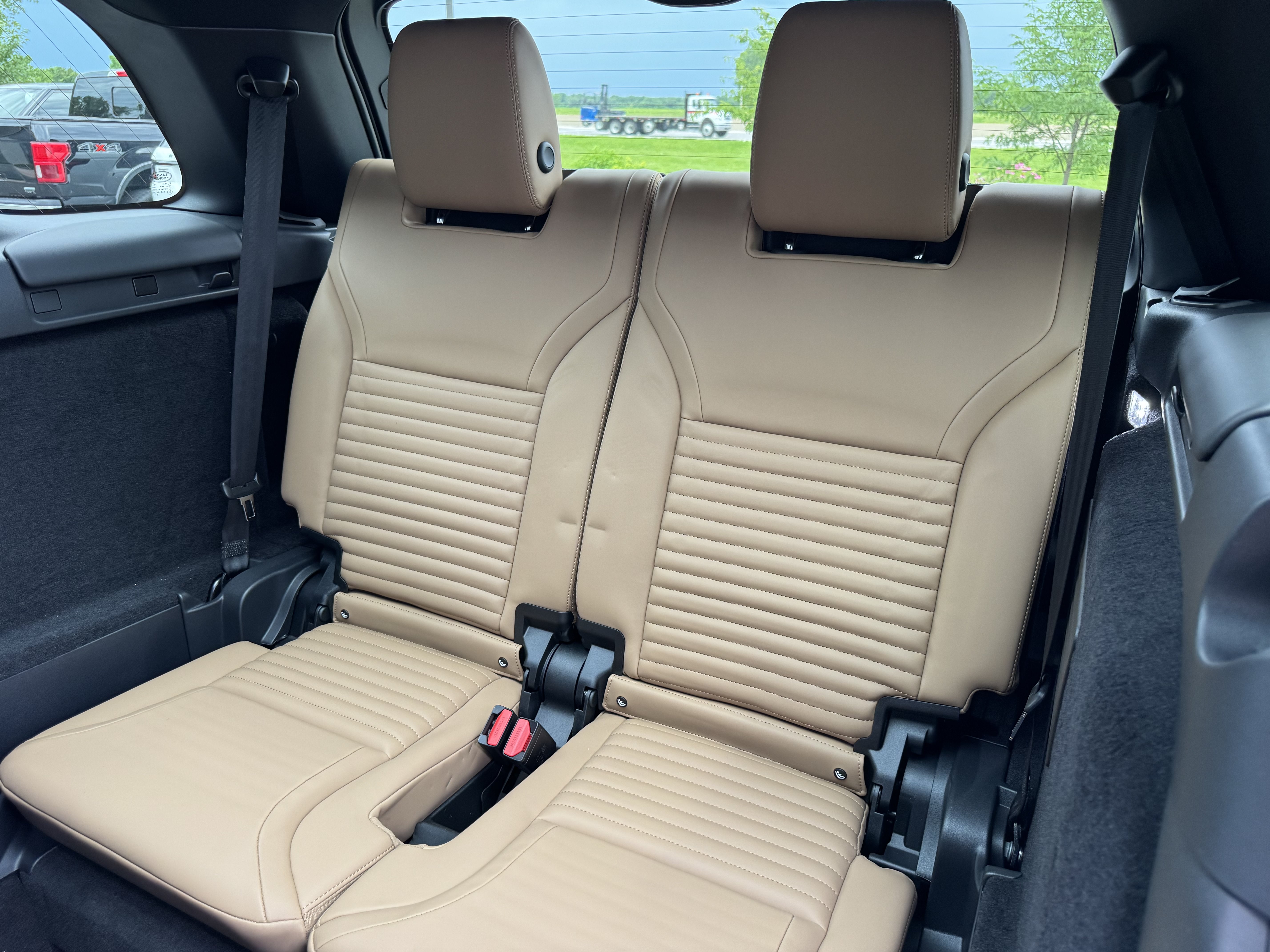 New 2026 Land Rover Discovery Limited Edition AWD/4WD image 29