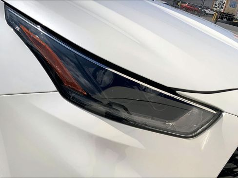 Used 2021 Toyota Highlander XLE FWD image 31