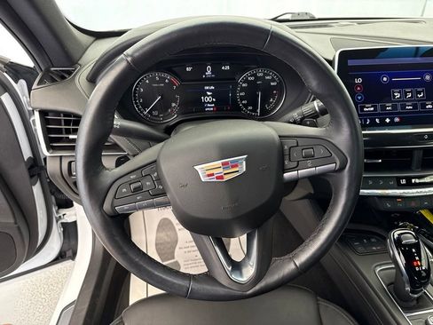 Used 2022 Cadillac CT5 Luxury w/ Cold Weather Package RWD image 26