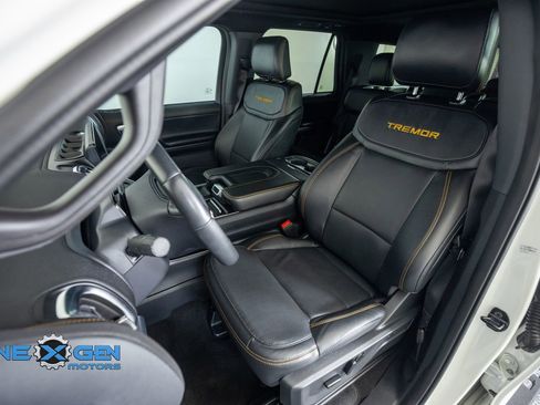 Used 2025 Ford Expedition Tremor AWD/4WD image 26