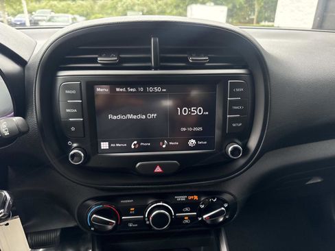 Used 2023 Kia Soul LX image 20