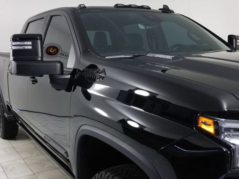 Used 2024 Chevrolet Silverado 2500 High Country w/ High Country Premium Package AWD/4WD image 39