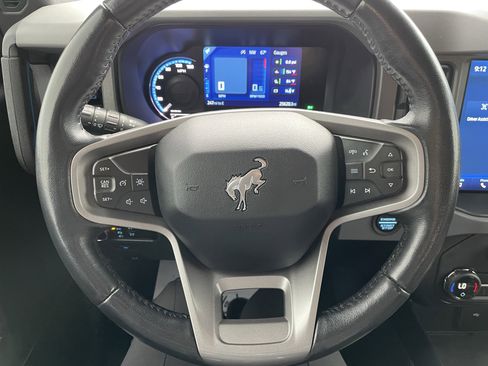 Used 2024 Ford Bronco Black Diamond w/ Sasquatch Package image 14