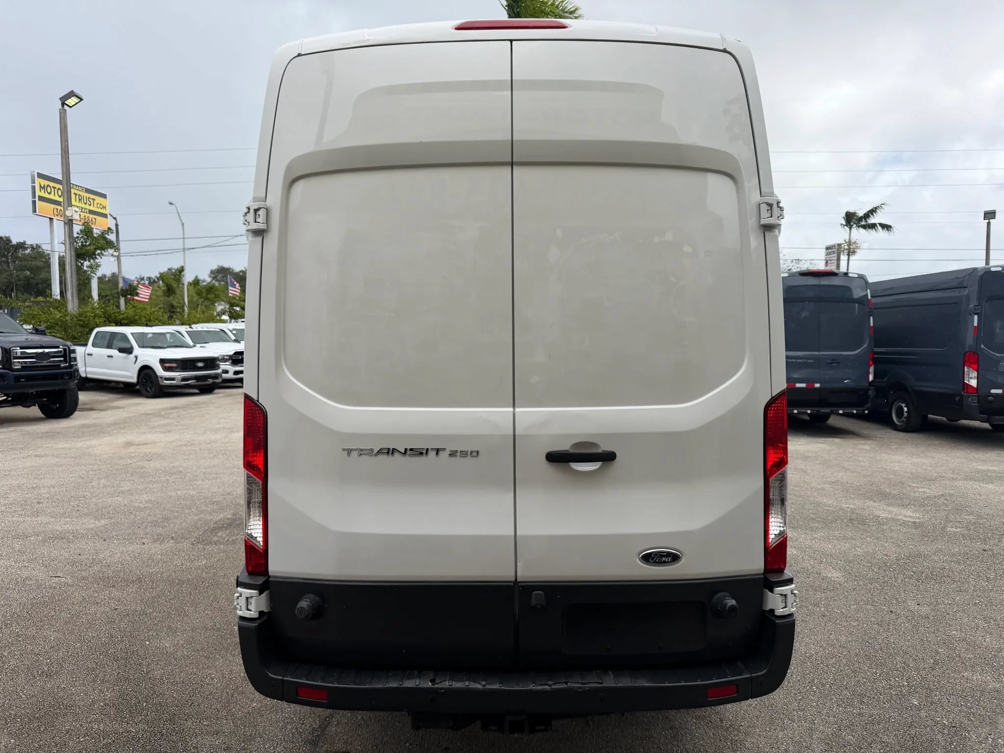 Used 2017 Ford Transit 250 148 High Roof w/ Interior Upgrade Package RWD image 4