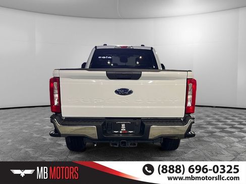 Used 2023 Ford F350 XLT w/ FX4 Off-Road Package image 4