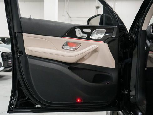 Used 2021 Mercedes-Benz GLS 580 GLS 580 image 31