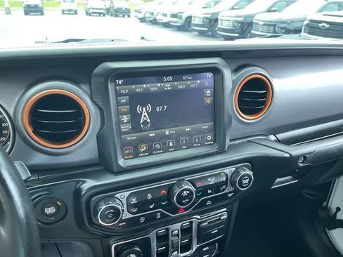 Used 2023 Jeep Gladiator Mojave w/ LED Lighting Group AWD/4WD image 13