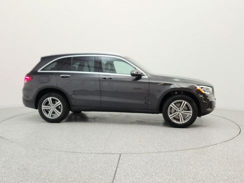 Used 2022 Mercedes-Benz GLC 300 image 4