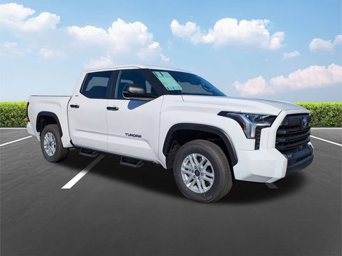 New 2026 Toyota Tundra SR5 w/ SR5 Convenience Package image 2