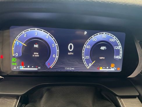 Used 2024 Jeep Grand Cherokee Limited w/ Luxury Tech Group II image 2