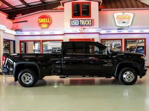 Used 2023 Chevrolet Silverado 3500 High Country AWD/4WD image 9