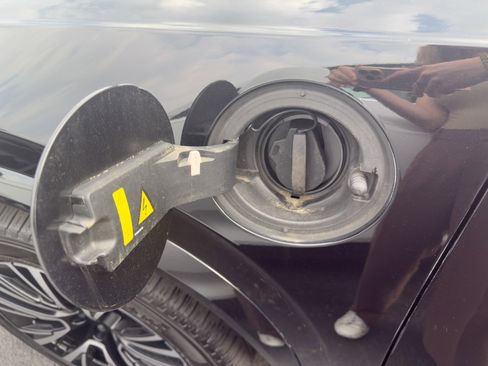 Certified 2023 Volvo XC90 T8 Plus image 6