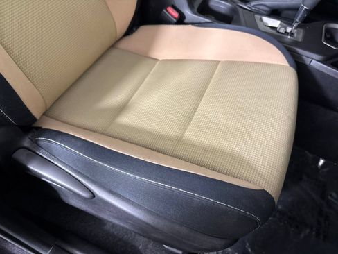 Used 2016 Toyota RAV4 XLE AWD/4WD image 33