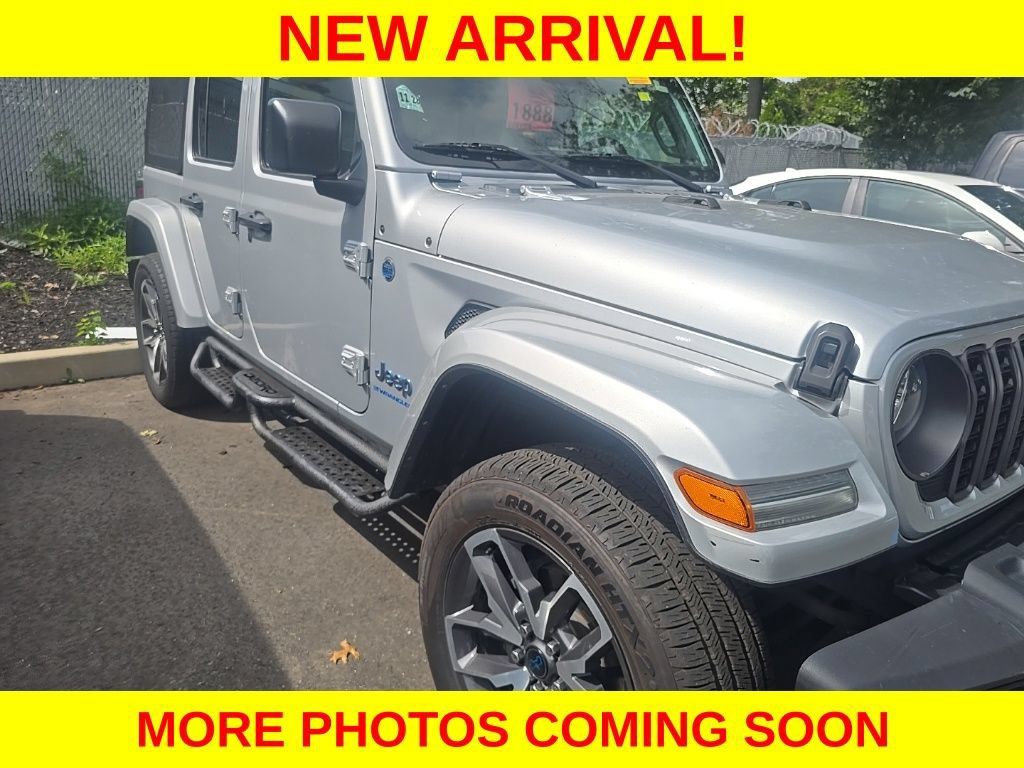 Used 2024 Jeep Wrangler Unlimited AWD/4WD image 4