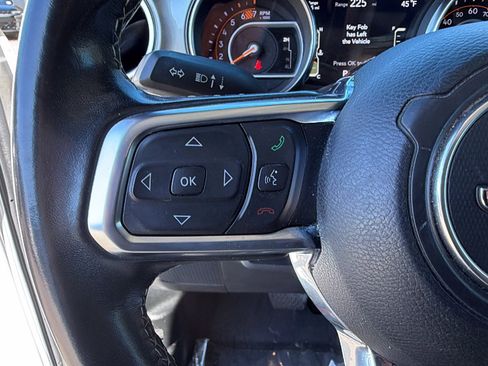 Used 2020 Jeep Wrangler Unlimited Sahara image 26