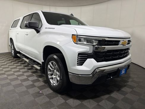Used 2023 Chevrolet Silverado 1500 LT AWD/4WD image 2