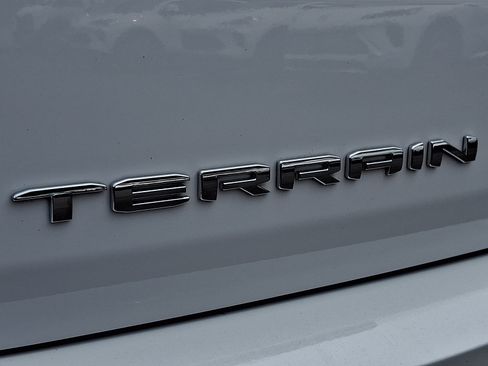 Used 2024 GMC Terrain SLT AWD/4WD image 30