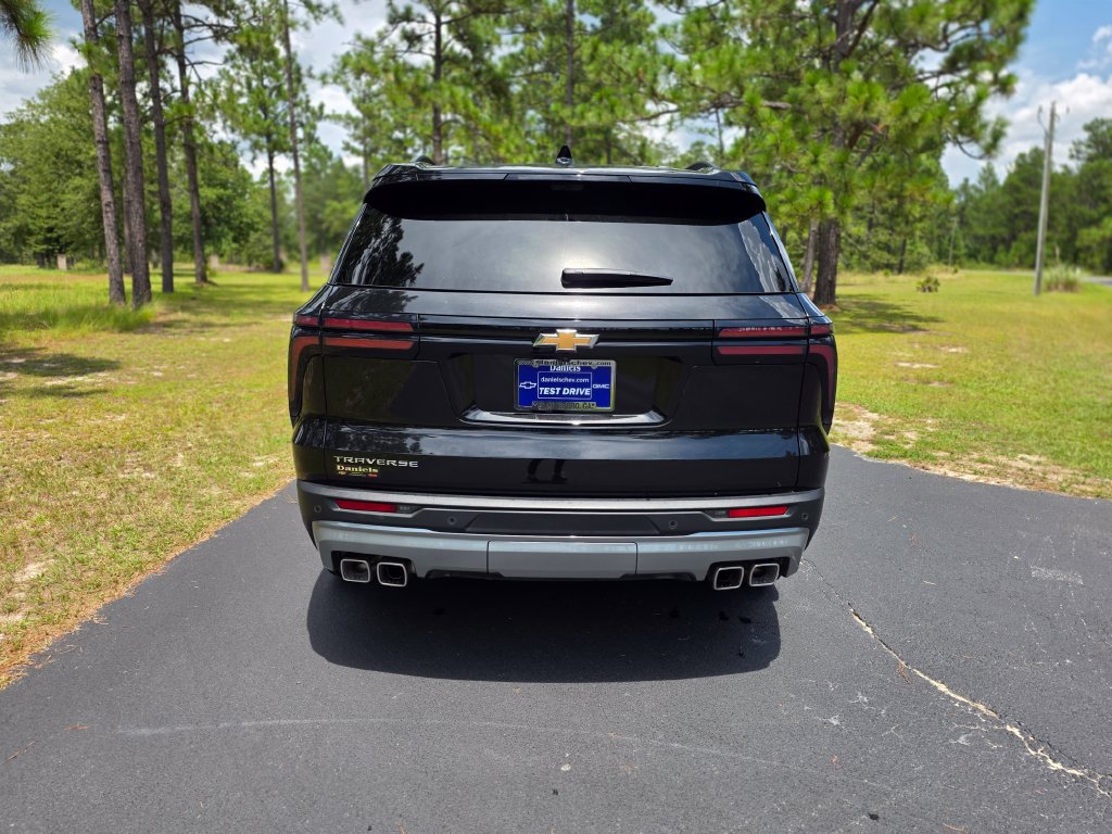 Used 2026 Chevrolet Traverse LT w/ Driver Confidence Package FWD image 4