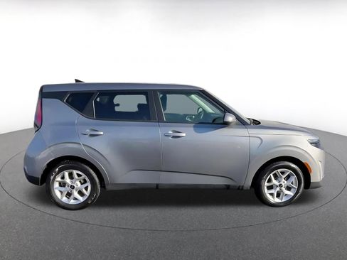 Used 2025 Kia Soul LX w/ LX Technology Package image 16