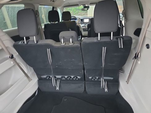 Used 2024 Chrysler Voyager LX FWD image 20