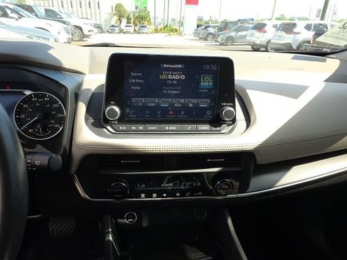Used 2023 Nissan Rogue SV FWD image 17