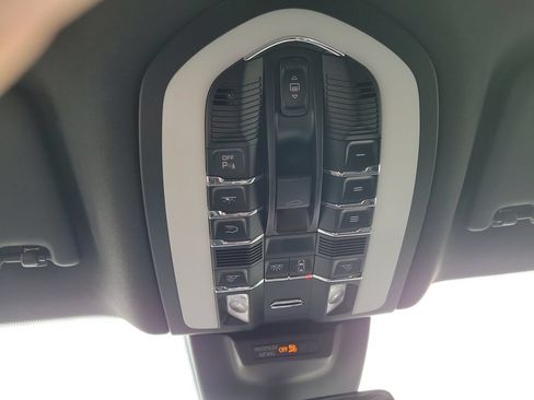 Used 2024 Porsche Macan Turbo AWD/4WD image 35