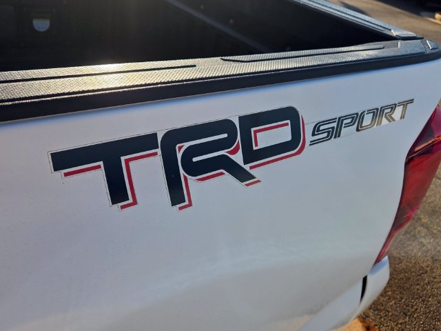 Used 2018 Toyota Tacoma TRD Sport w/ Technology Package RWD image 31