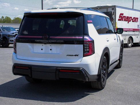 Used 2025 Nissan Armada PRO-4X AWD/4WD image 5