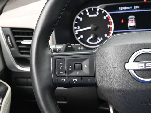 Used 2025 Nissan Rogue SV AWD/4WD image 15