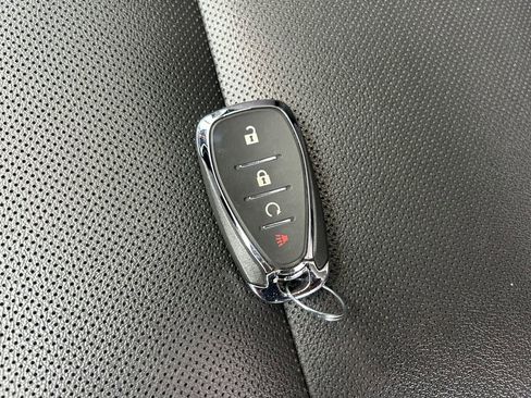 Used 2025 Chevrolet Trax ACTIV w/ Sunroof Package FWD image 34