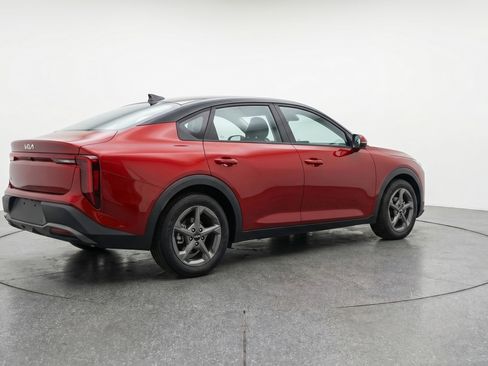 Used 2025 Kia K4 LXS image 9