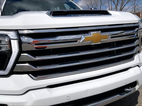 Certified 2024 Chevrolet Silverado 2500 High Country w/ High Country Premium Package AWD/4WD image 30
