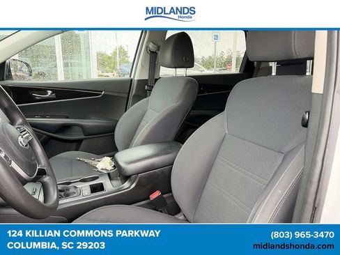 Used 2019 Kia Sorento FWD image 16