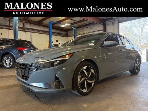 Used 2022 Hyundai Elantra SEL w/ Convenience + Premium Package image 1