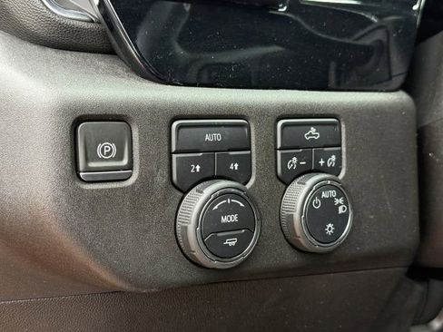 Used 2023 Chevrolet Silverado 1500 LT AWD/4WD image 13