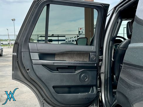Used 2019 Ford Expedition Limited w/ Equipment Group 302A AWD/4WD image 22