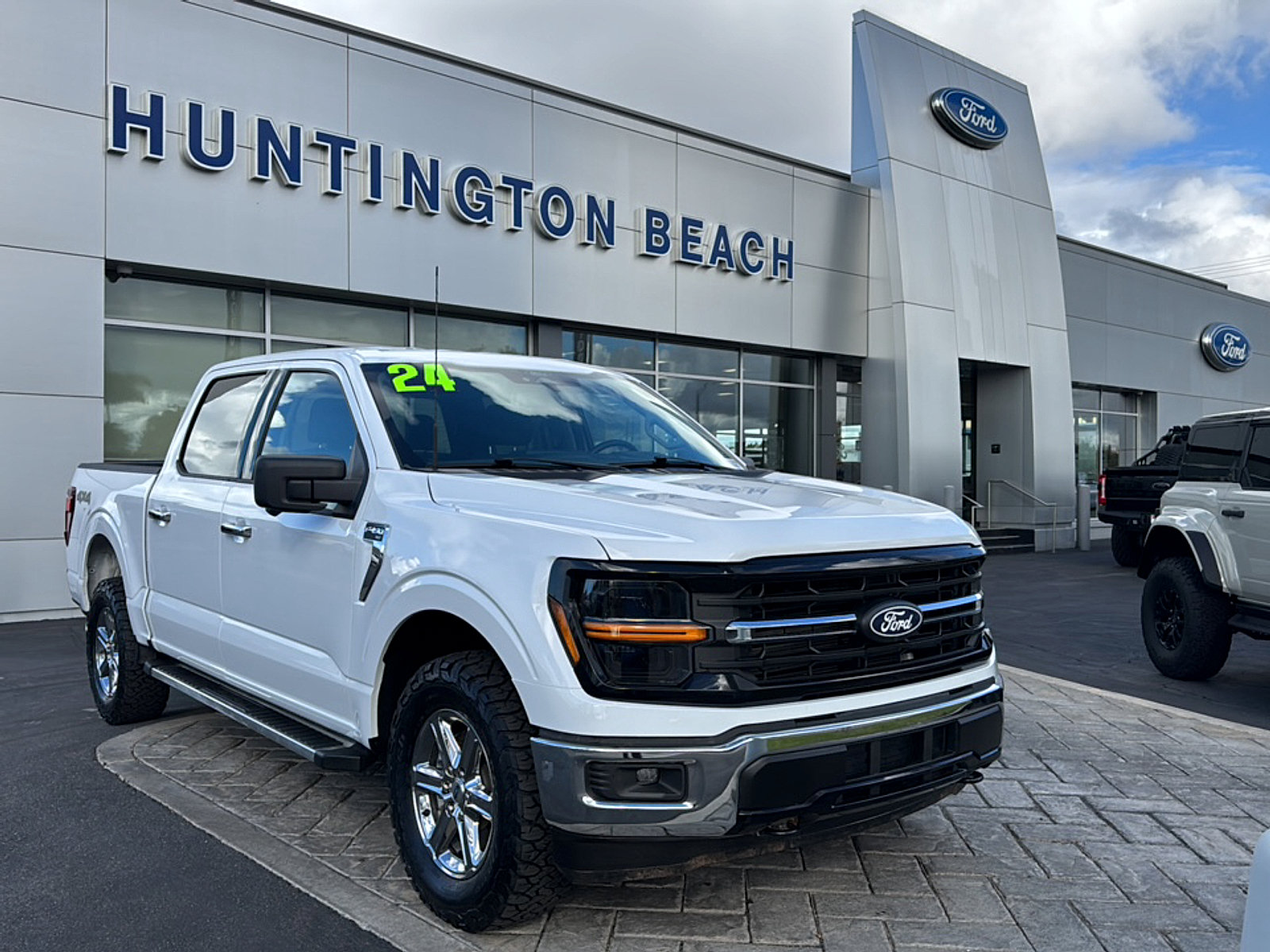 Used 2024 Ford F150 XLT w/ Tow/Haul Package AWD/4WD image 1