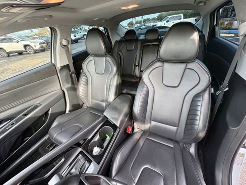 Used 2025 Hyundai Elantra Limited FWD image 15