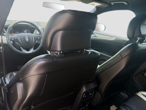 Used 2019 Lincoln MKC Premiere FWD image 25