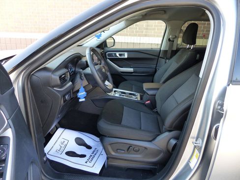 Used 2024 Ford Explorer XLT w/ Class IV Trailer Tow Package AWD/4WD image 21