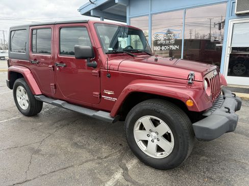 Used 2012 Jeep Wrangler Unlimited Sahara w/ Connectivity Group image 7