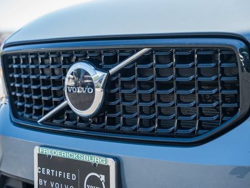 Certified 2023 Volvo XC40 B5 Plus w/ Climate Package AWD/4WD image 11