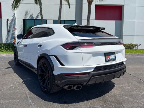 Used 2023 Lamborghini Urus Performante AWD/4WD image 14