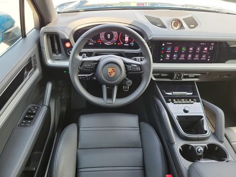 Certified 2025 Porsche Cayenne S AWD/4WD image 17