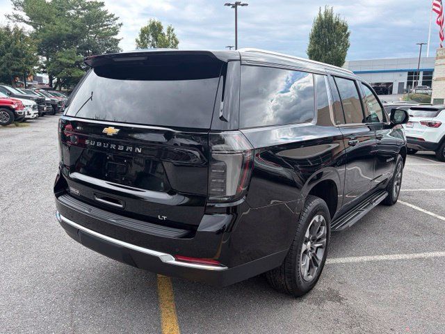 Used 2025 Chevrolet Suburban LT w/ Comfort Package AWD/4WD image 8