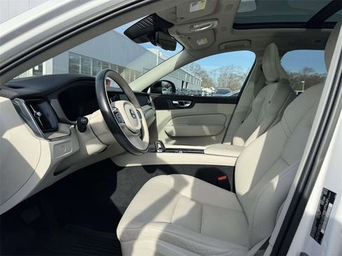 Certified 2023 Volvo XC60 B5 Plus w/ Climate Package image 13